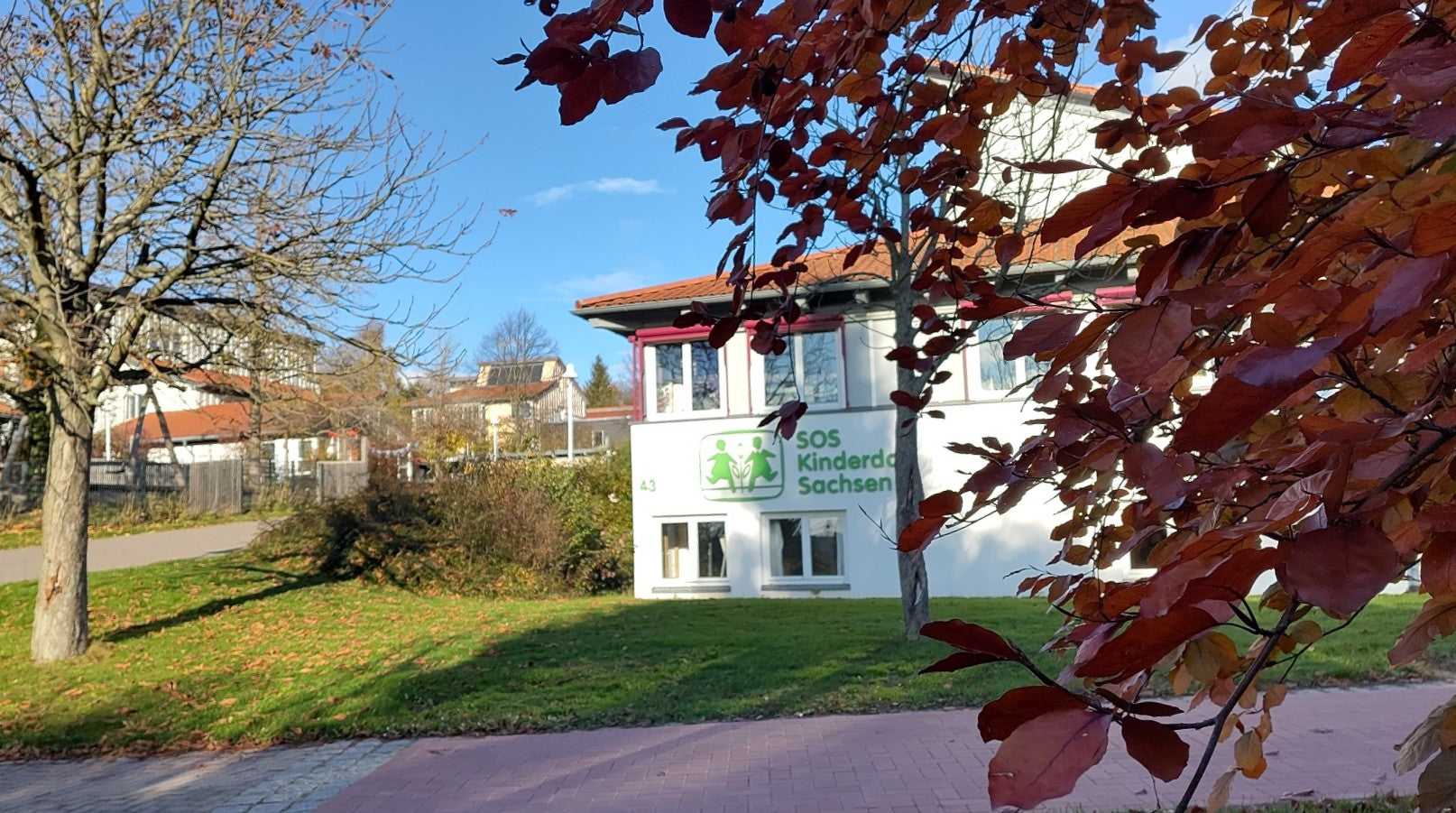 Chewsome spendet an SOS-Kinderdorf Sachsen